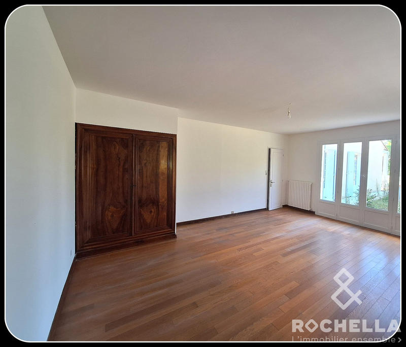 Maison - 220 m² - 8 pièces
