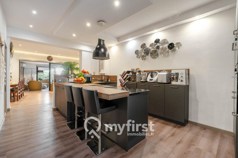 Appartement - 204 m² - 6 pièces