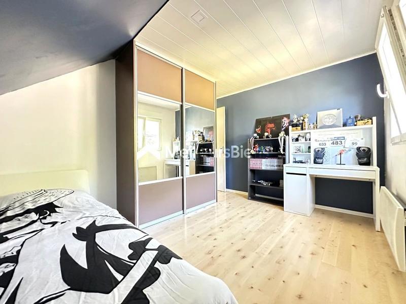 Maison - 197 m² - 8 pièces