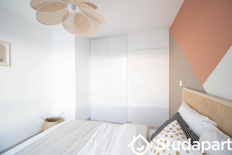 Chambre - 10 m² - 1 pièce
