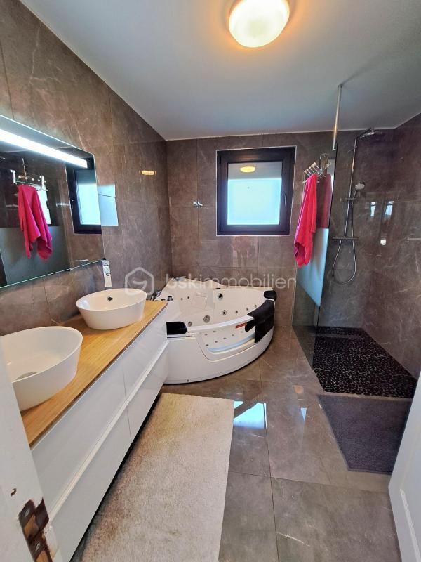 Maison - 155 m² - 6 pièces