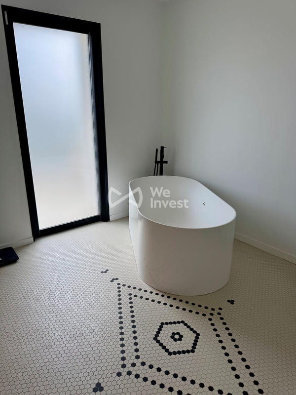 Villa - 221 m² - 5 pièces