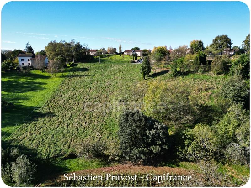Terrain constructible - 6 647 m²