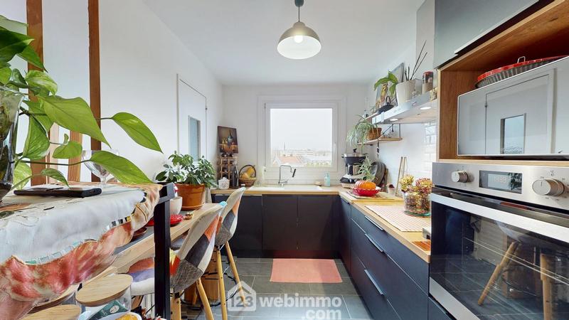 Appartement - 95 m² - 5 pièces