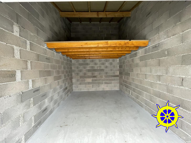 Parking / Garage - 18 m²