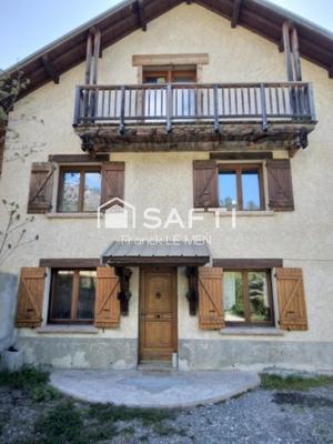 Maison - 250 m² - 7 pièces