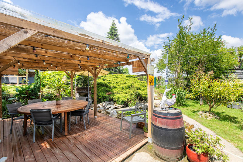 Maison - 255 m² - 10 pièces