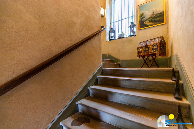 Propriété - 320 m² - 12 pièces