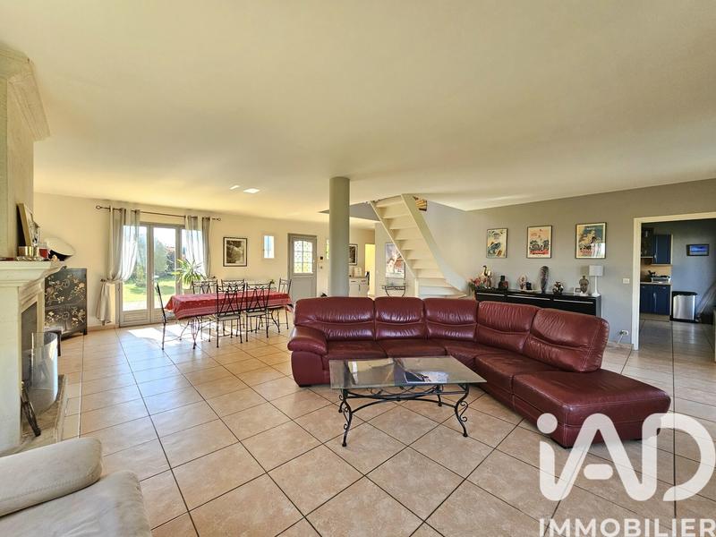 Maison - 260 m² - 7 pièces