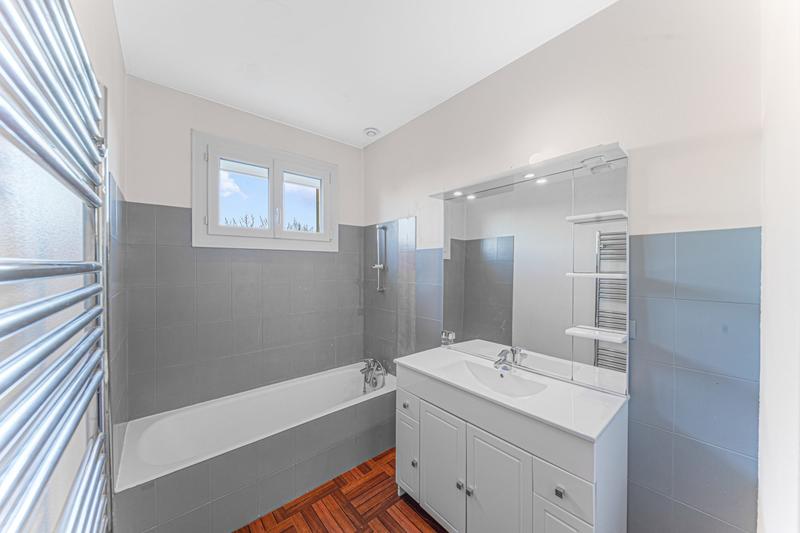 Maison - 115 m² - 6 pièces