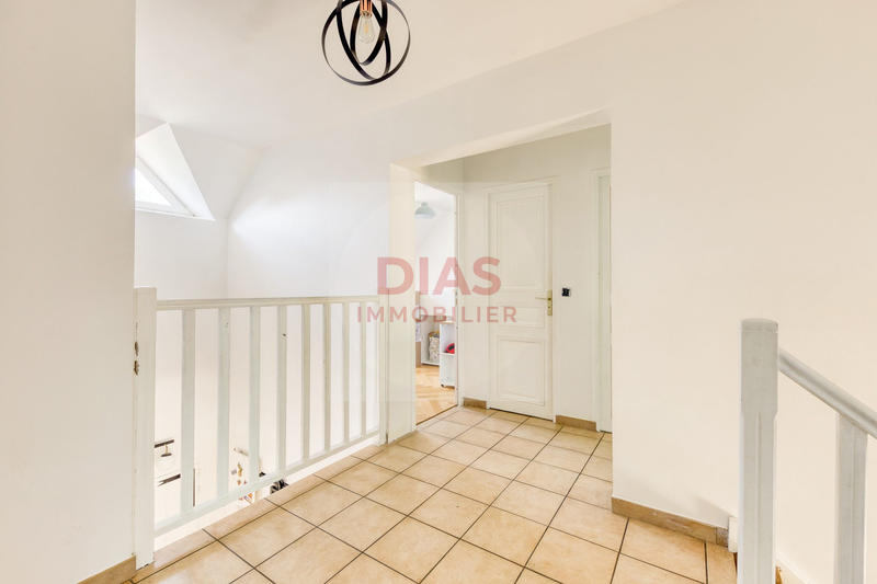 Maison - 157 m² - 1 pièce