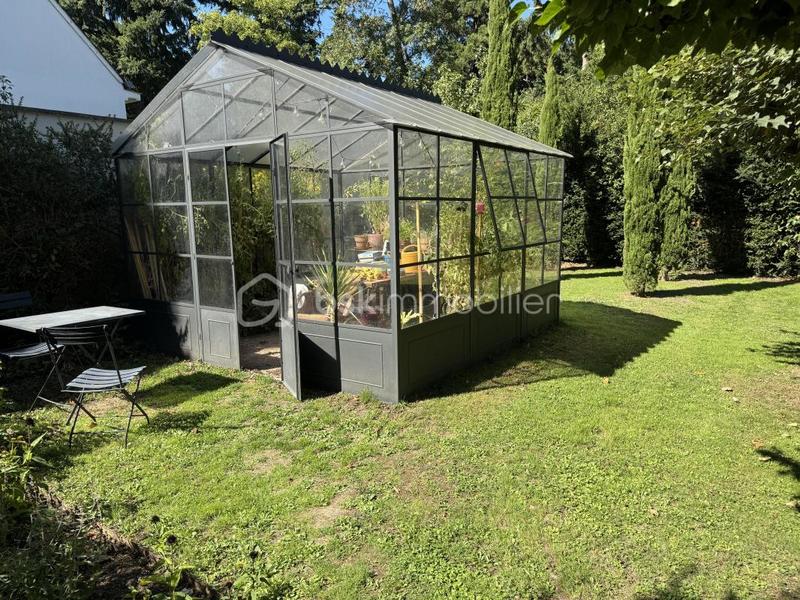 Demeure - 320 m² - 9 pièces