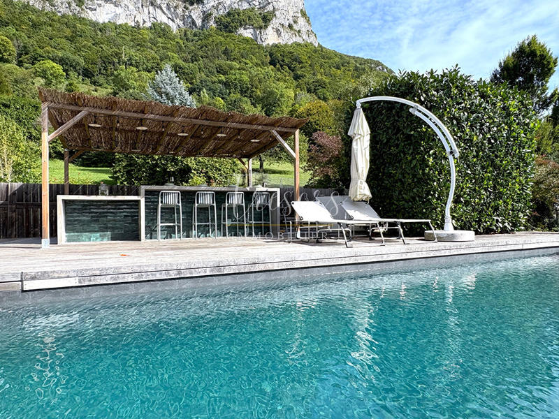 Villa - 345 m² - 8 pièces