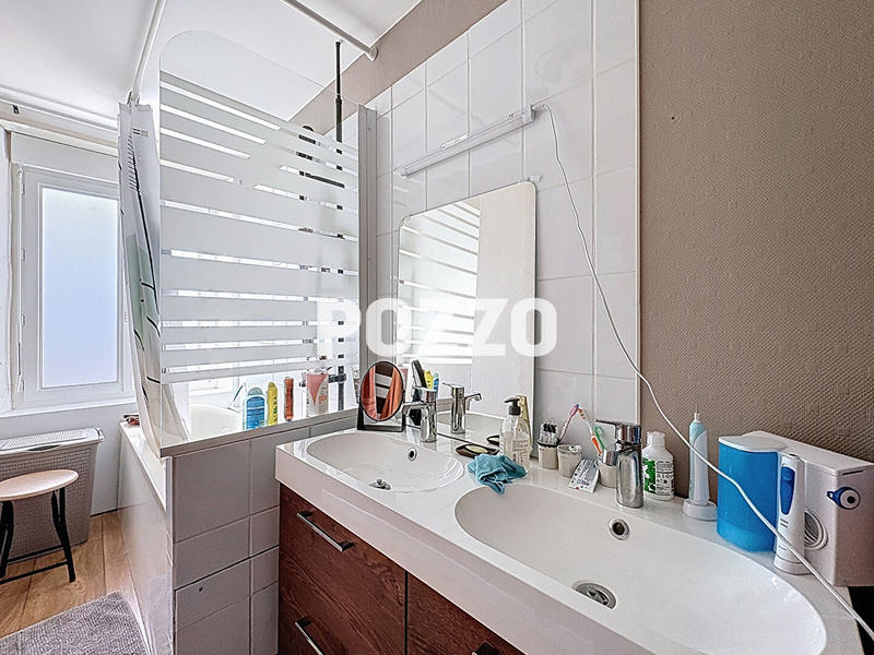 Maison - 178 m² - 9 pièces