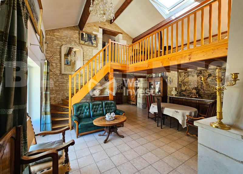 Maison - 245 m² - 7 pièces