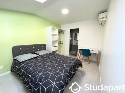 Chambre - 9 m² - 1 pièce