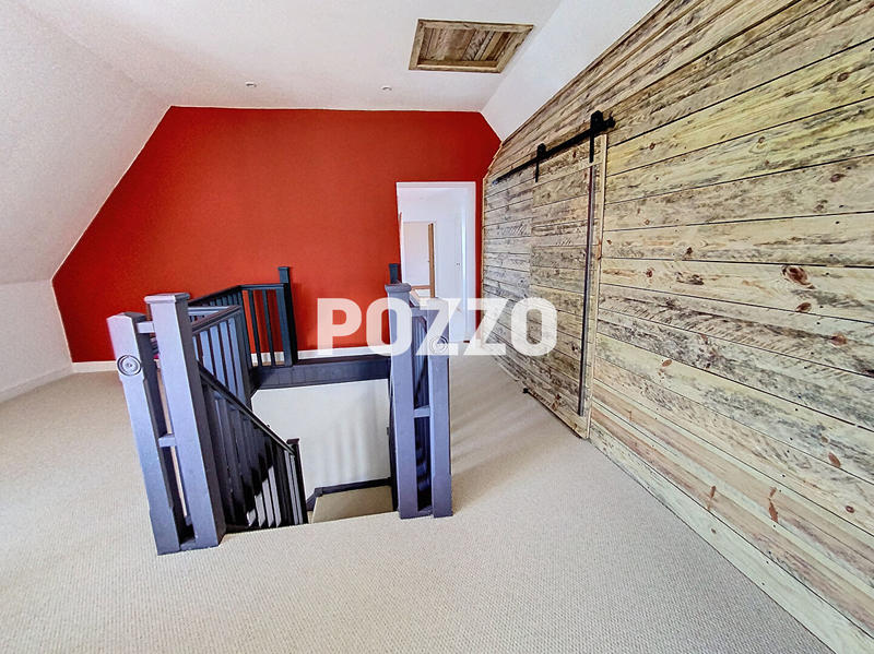Maison - 248 m² - 6 pièces