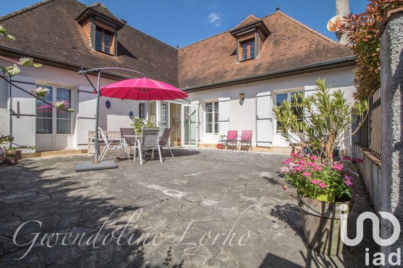 Maison - 215 m² - 7 pièces