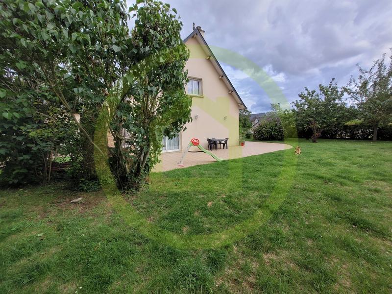 Maison - 180 m² - 8 pièces