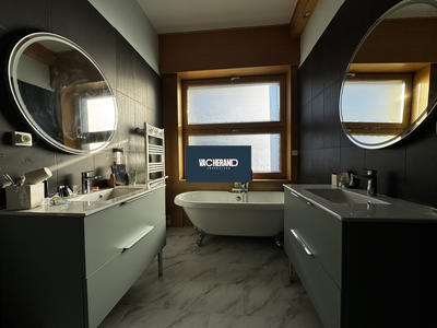 Appartement - 145 m² - 5 pièces