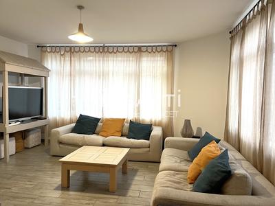 Maison - 245 m² - 8 pièces