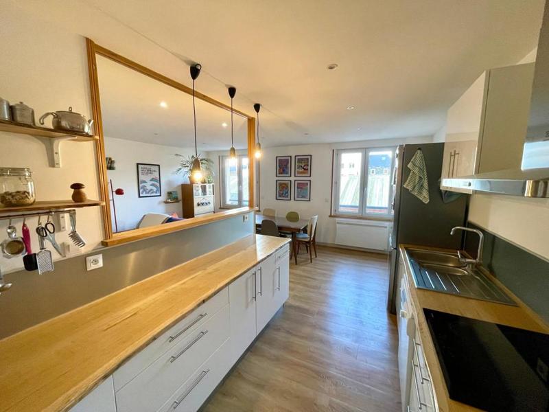 Appartement - 94 m² - 6 pièces