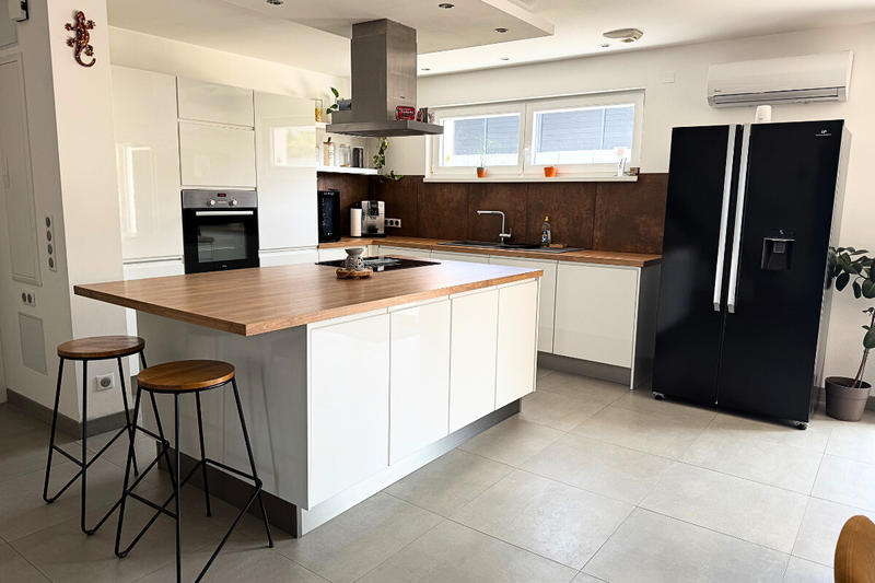 Maison - 145 m² - 5 pièces