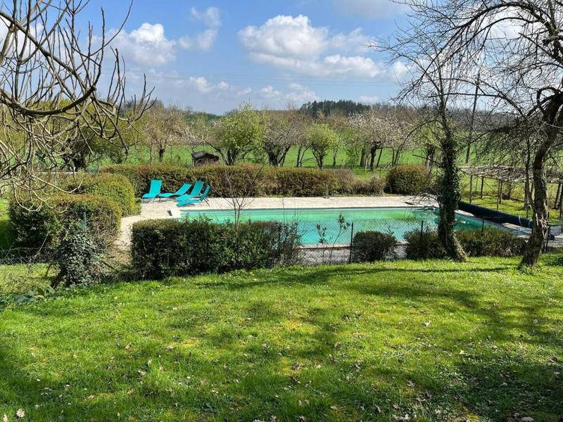 Maison en pierre - 355 m² - 11 pièces