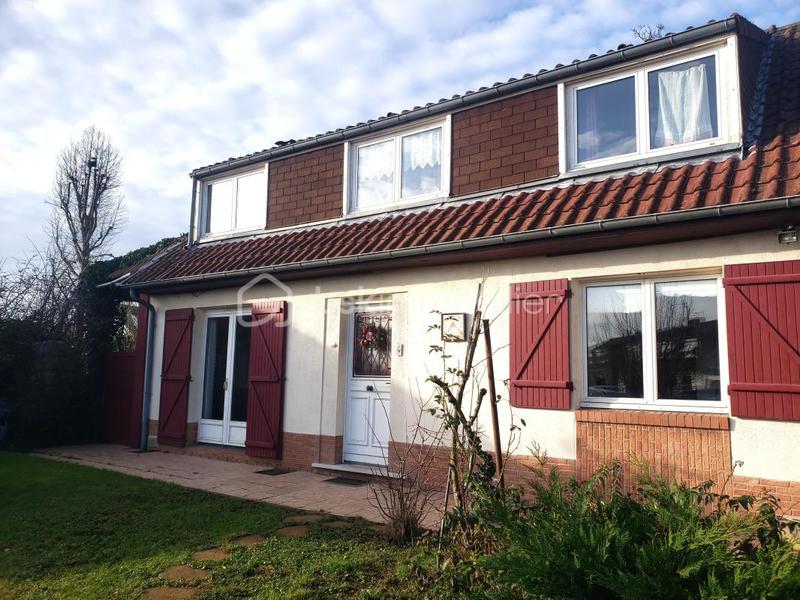 Maison traditionnelle - 125 m² - 7 pièces