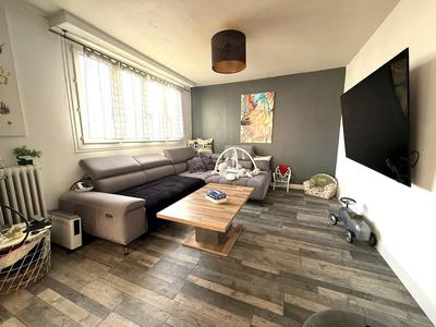 Maison - 93 m² - 4 pièces