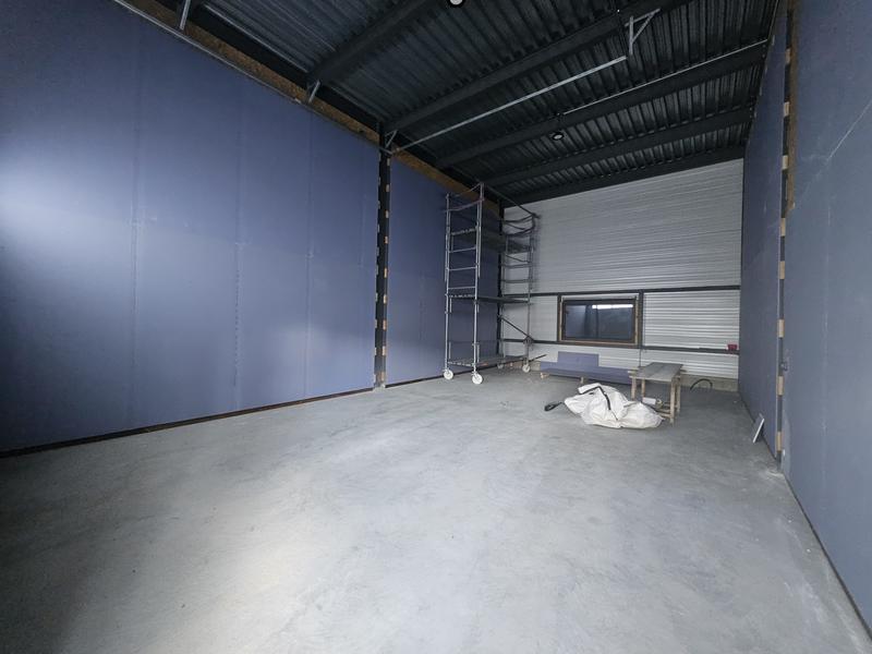 Entrepôt - 73 m²