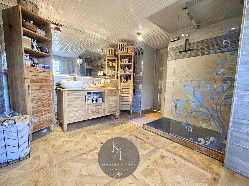 Maison - 206 m² - 5 pièces