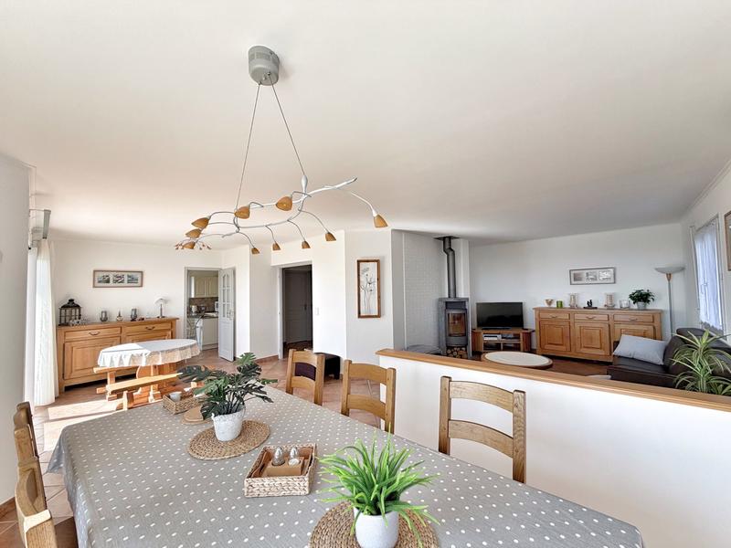 Maison - 213 m² - 8 pièces