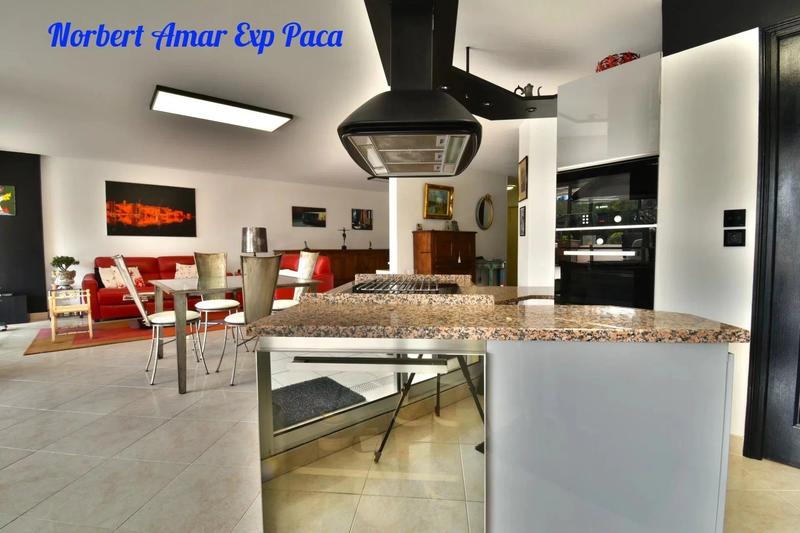 Appartement - 100 m² - 5 pièces