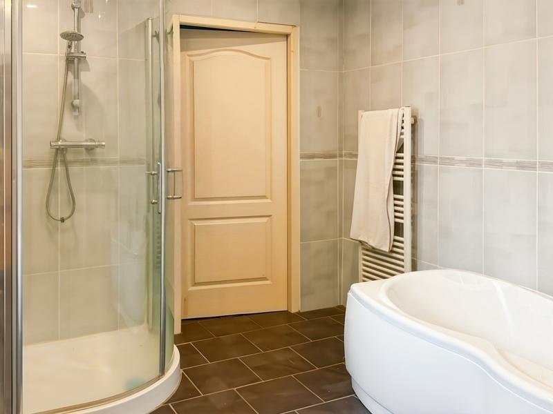 Maison - 387 m² - 8 pièces