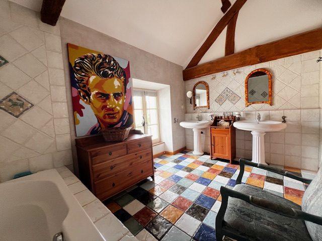 Maison ancienne - 193 m² - 7 pièces