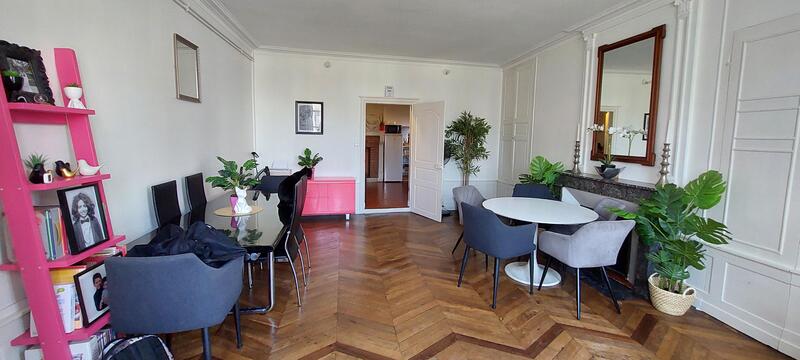 Maison - 338 m² - 11 pièces