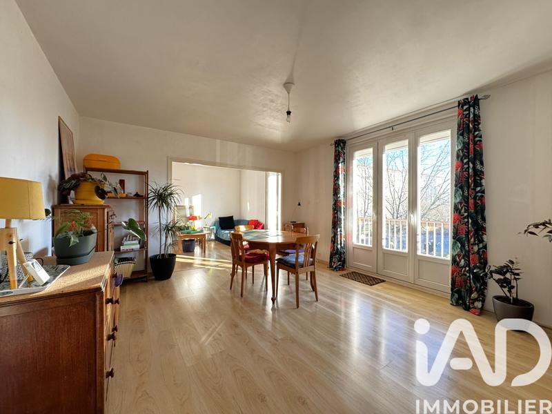 Appartement - 93 m² - 5 pièces