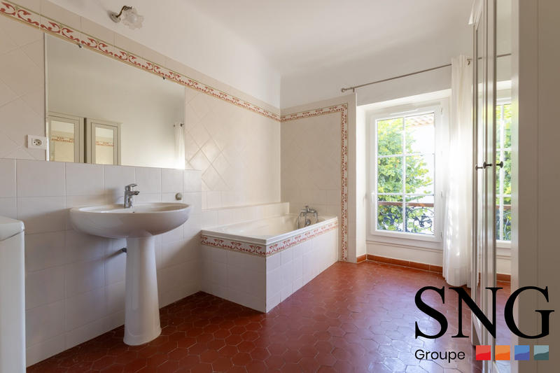 Villa - 175 m² - 6 pièces