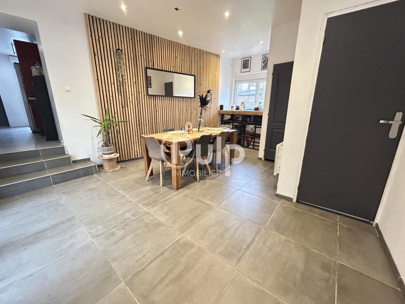 Maison - 160 m² - 9 pièces