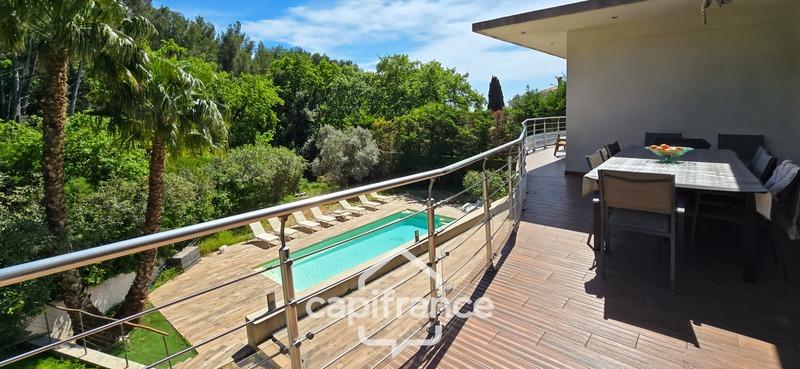 Villa - 240 m² - 7 pièces