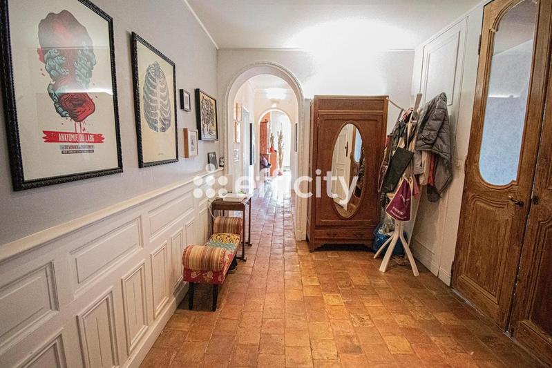 Appartement - 150 m² - 5 pièces