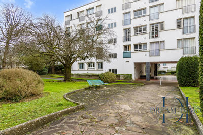 Appartement - 98 m² - 4 pièces