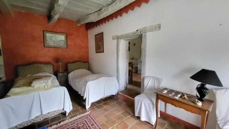 Maison - 208 m² - 7 pièces