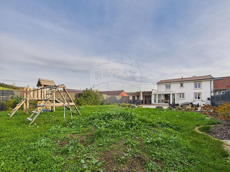 Maison - 143 m² - 6 pièces