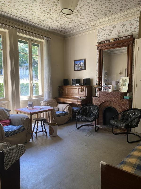 Maison - 232 m² - 8 pièces