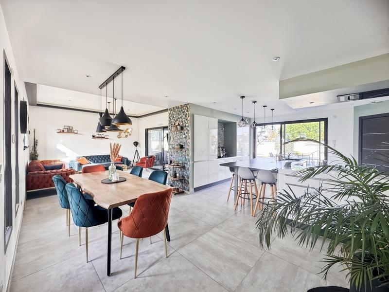 Maison - 188 m² - 7 pièces