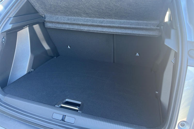 Peugeot 2008 II Hybrid 145 e-Dcs6 Allure