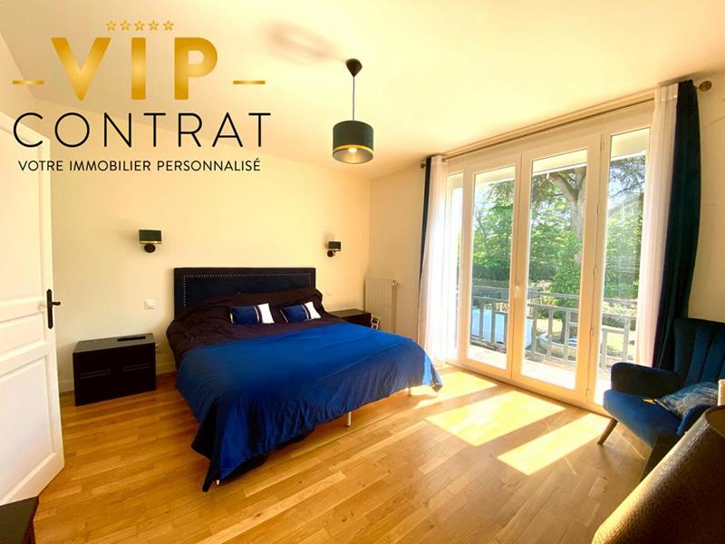 Demeure - 264 m² - 9 pièces