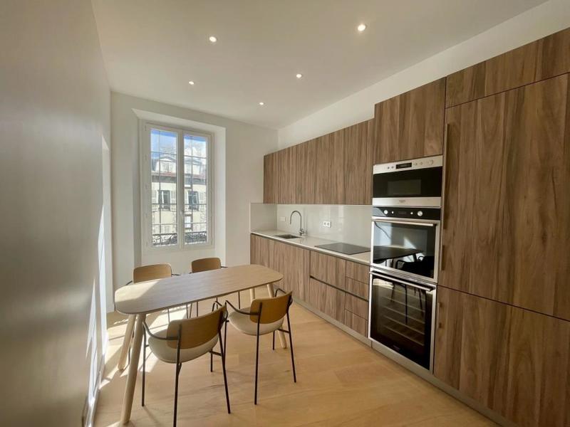 Appartement - 136 m² - 5 pièces